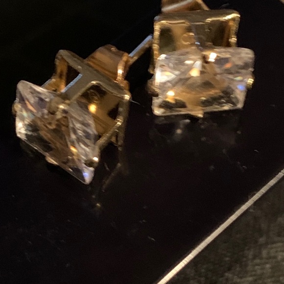 Earrings - Picture 2 of 3